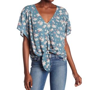 NWT Abound floral tie front top